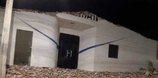 Forte ventania atinge Capim Grosso e causa destelhamentos e queda de árvores Forte ventania atinge Capim Grosso e causa destelhamentos e queda de árvores