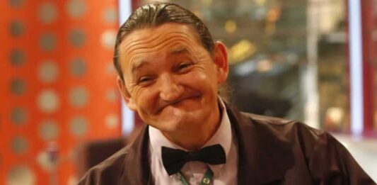 Humorista Marquito passa por cirurgia na coluna após grave acidente de moto Humorista Marquito passa por cirurgia na coluna após grave acidente de moto