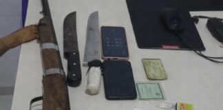 Policia conduz duas mulheres e apreende arma e drogas após corpo ser encontrado no Rio Paraguaçu em Nova Redenção Policia conduz duas mulheres e apreende arma e drogas após corpo ser encontrado no Rio Paraguaçu em Nova Redenção