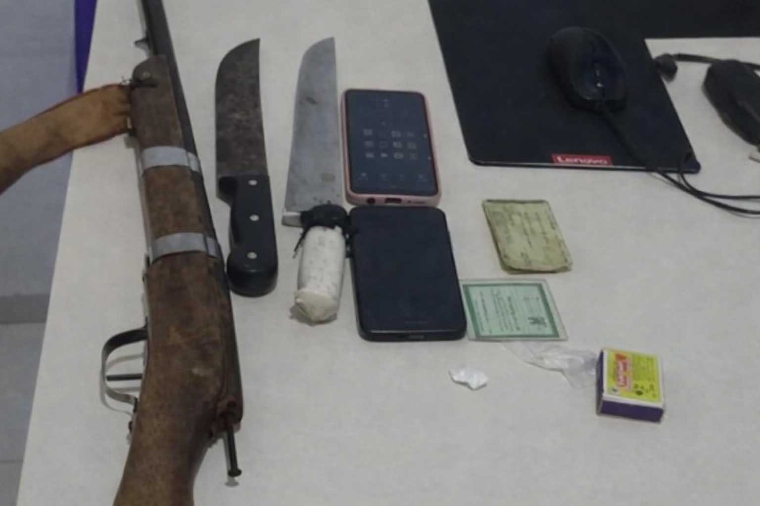 Policia conduz duas mulheres e apreende arma e drogas após corpo ser encontrado no Rio Paraguaçu em Nova Redenção