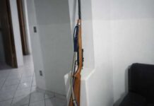 Polícia Militar apreende arma de fogo após denúncia em Ruy Barbosa Polícia Militar apreende arma de fogo após denúncia em Ruy Barbosa