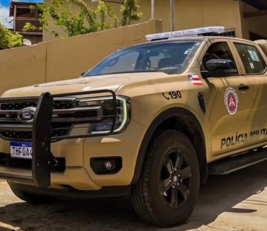 Polícia apreende drogas no Centro de Abastecimento de Ipirá durante ação da 98ª CIPM Polícia apreende drogas no Centro de Abastecimento de Ipirá durante ação da 98ª CIPM