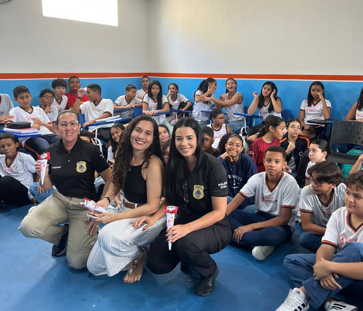 Polícia Civil participa de palestra escolar sobre direitos femininos em Itaberaba