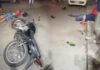 Homem perde a perna e outro fica ferido após grave acidente entre duas motos Homem perde a perna e outro fica ferido após grave acidente entre duas motos