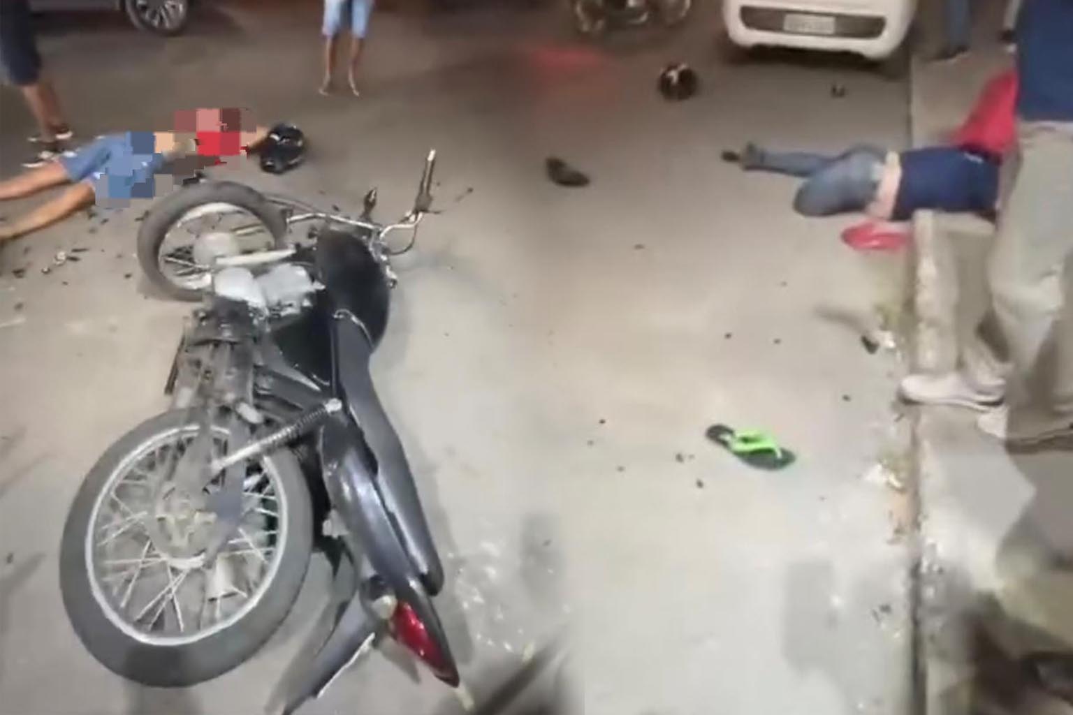 Homem perde a perna e outro fica ferido após grave acidente entre duas motos