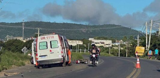 Acidente grave na BR-242 deixa uma pessoa morta e outra ferida em Itaberaba Acidente grave na BR-242 deixa uma pessoa morta e outra ferida em Itaberaba