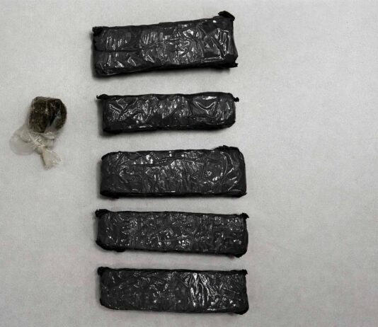 PMBA apreende drogas durante patrulhamento no distrito de Lajedo Alto, em Iaçu PMBA apreende drogas durante patrulhamento no distrito de Lajedo Alto, em Iaçu