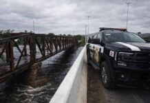 Polícia Civil cumpre mandado de prisão contra autor de descumprimento de medida protetiva em Iaçu Polícia Civil cumpre mandado de prisão contra autor de descumprimento de medida protetiva em Iaçu