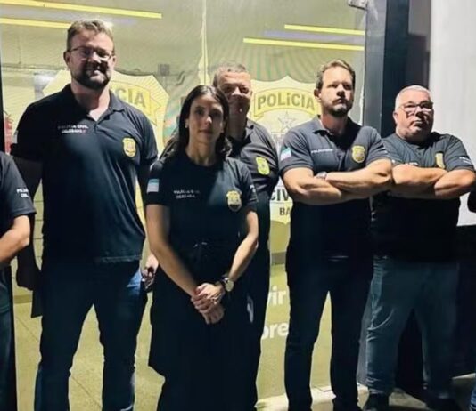 Adolescente é sequestrada a mando de preso ligado ao CV que descobriu que um parente dela ganhou na Mega-Sena Adolescente é sequestrada a mando de preso ligado ao CV que descobriu que um parente dela ganhou na Mega-Sena