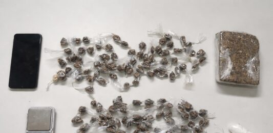 PM apreende drogas e conduz suspeito à delegacia em Boa Vista do Tupim PM apreende drogas e conduz suspeito à delegacia em Boa Vista do Tupim