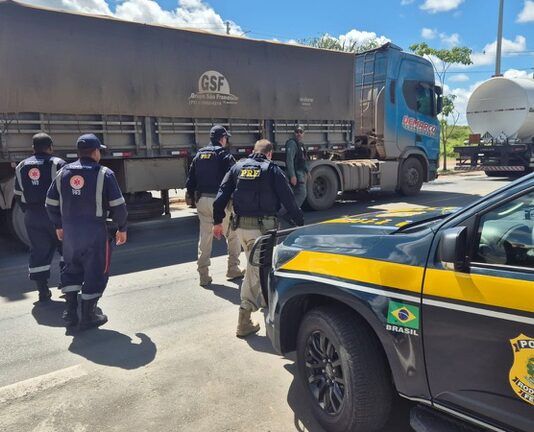 PRF realiza ação integrada de saúde e segurança viária em Itaberaba PRF realiza ação integrada de saúde e segurança viária em Itaberaba