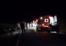 Sete pessoas morrem após batida entre dois carros na Chapada Diamantina Sete pessoas morrem após batida entre dois carros na Chapada Diamantina