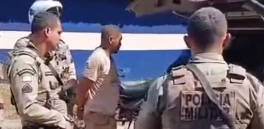 Homem é preso suspeito de invadir casa da ex e estuprar filha dela para se vingar Homem é preso suspeito de invadir casa da ex e estuprar filha dela para se vingar