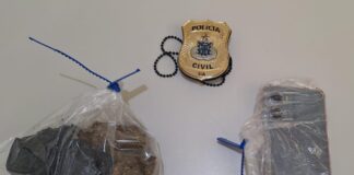 Polícia Civil prende suspeito de tráfico em flagrante durante mandado de busca em Itaberaba Polícia Civil prende suspeito de tráfico em flagrante durante mandado de busca em Itaberaba