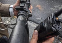 Policial é baleado na cabeça após ser guarnição ser surpreendida por disparos durante patrulhamento Policial é baleado na cabeça após ser guarnição ser surpreendida por disparos durante patrulhamento