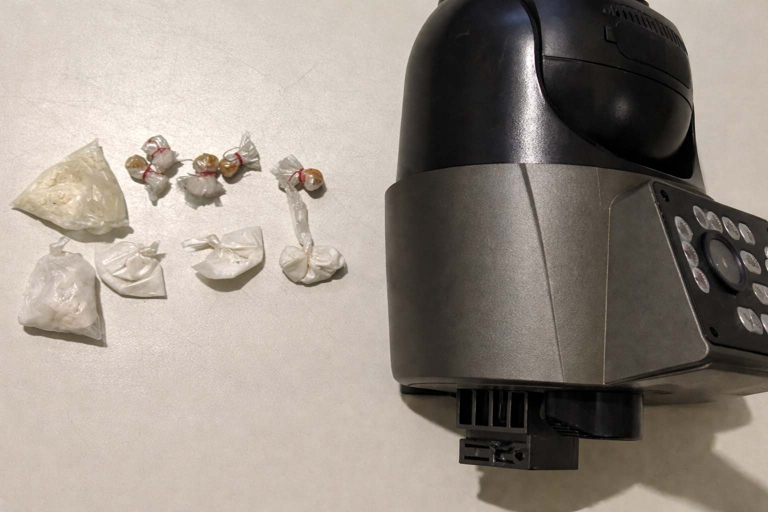 Policia apreende drogas em imóvel abandonado em Itaberaba