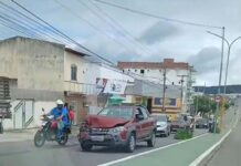 Acidente é registrado na Avenida Luiz Viana Filho, próximo ao radar, em Itaberaba Acidente é registrado na Avenida Luiz Viana Filho, próximo ao radar, em Itaberaba