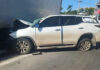 Batida entre carro e caminhão deixa um morto e três feridos na BR-116 Batida entre carro e caminhão deixa um morto e três feridos na BR-116
