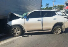 Batida entre carro e caminhão deixa um morto e três feridos na BR-116 Batida entre carro e caminhão deixa um morto e três feridos na BR-116