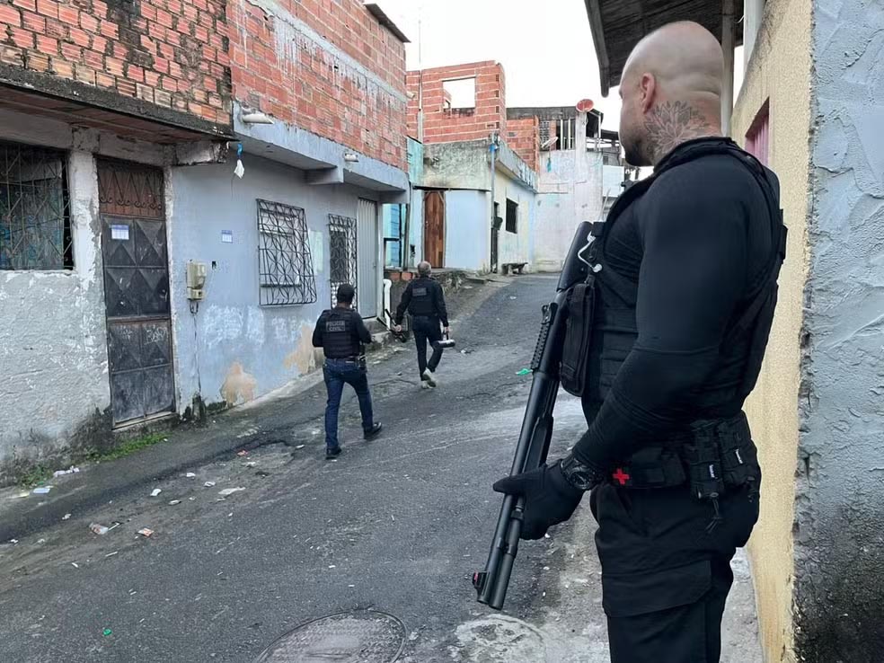 Três homens são presos durante operação de combate ao tráfico de drogas e venda ilegal de armas