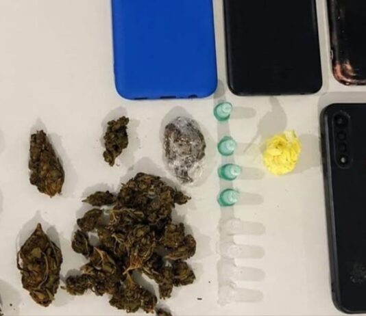 Rondesp Chapada apreende drogas e celulares durante ação policial Rondesp Chapada apreende drogas e celulares durante ação policial