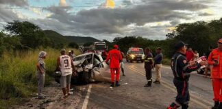 Dez vítimas de acidente entre van e caminhonete seguem internadas em Itaberaba Dez vítimas de acidente entre van e caminhonete seguem internadas em Itaberaba