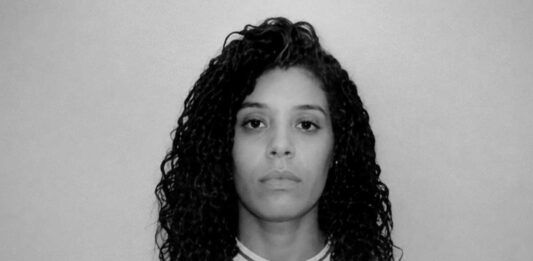 Enfermeira morre após acidente entre carro e motocicleta na BA-052 Enfermeira morre após acidente entre carro e motocicleta na BA-052
