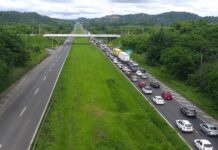 Interdição parcial na BR-324 em Feira de Santana após acidente com carreta