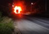 Carreta pega fogo e interdita totalmente a BR-242 em Itaberaba Incêndio em carreta provoca interdição total da BR-242 em Itaberaba