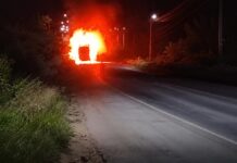 Incêndio em carreta provoca interdição da BR-242 em Itaberaba Incêndio em carreta provoca interdição total da BR-242 em Itaberaba