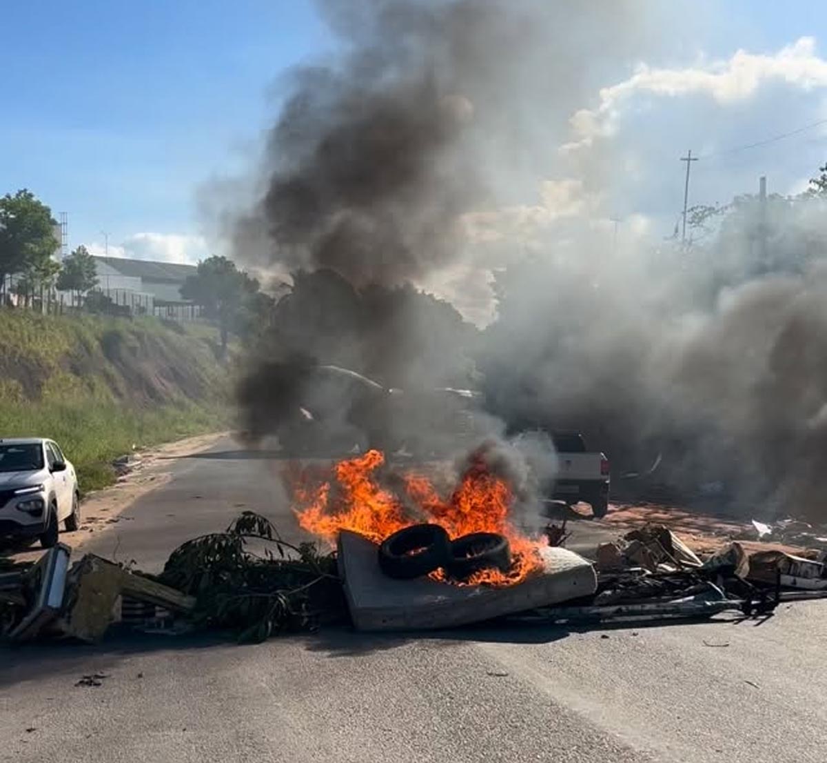 Manifestação provoca interdição parcial da BR-367 em Porto Seguro