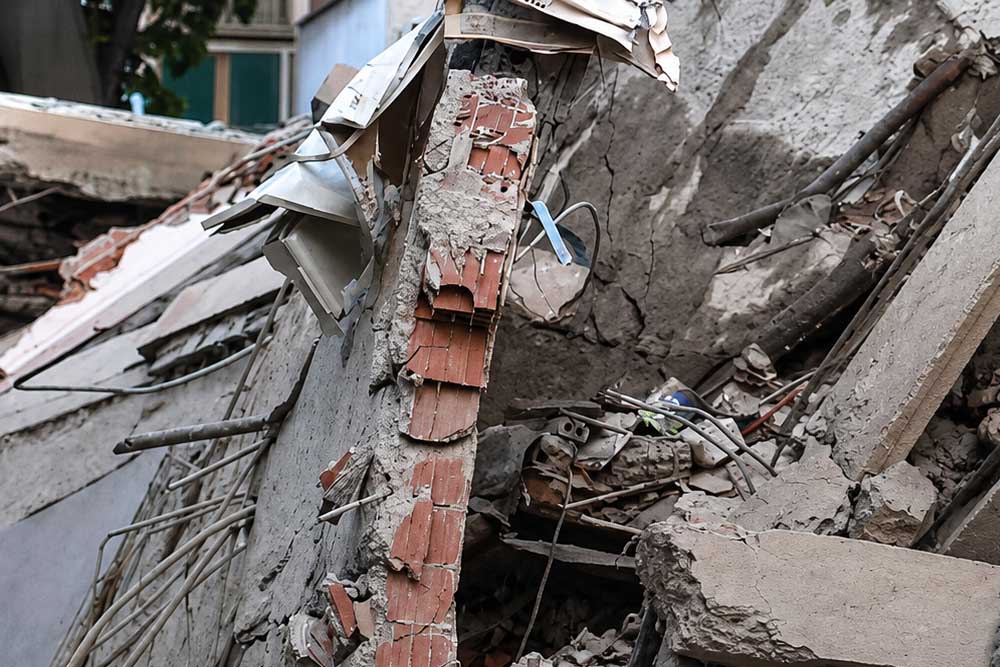 Terremoto de até 7,5 atinge a Venezuela, derruba prédios e provoca alerta de tsunami