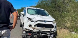Homem se envolve em acidente de moto horas após irmão ficar gravemente ferido com colisão na mesma estrada Homem se envolve em acidente de moto horas após irmão ficar gravemente ferido com colisão na mesma estrada