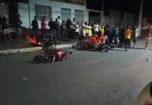 Acidente envolvendo três motos deixa feridos no centro de Itaberaba Acidente envolvendo três motos deixa feridos no centro de Itaberaba