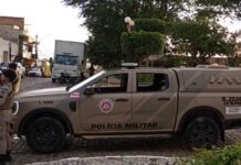Mulher sobrevive após fingir estar morta durante ataque de ex-companheiro Mulher sobrevive após fingir estar morta durante ataque de ex-companheiro
