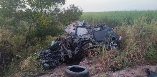 Acidente entre dois carros deixa quatro mortos na BR-418, em Nova Viçosa Acidente entre dois carros deixa quatro mortos na BR-418, em Nova Viçosa