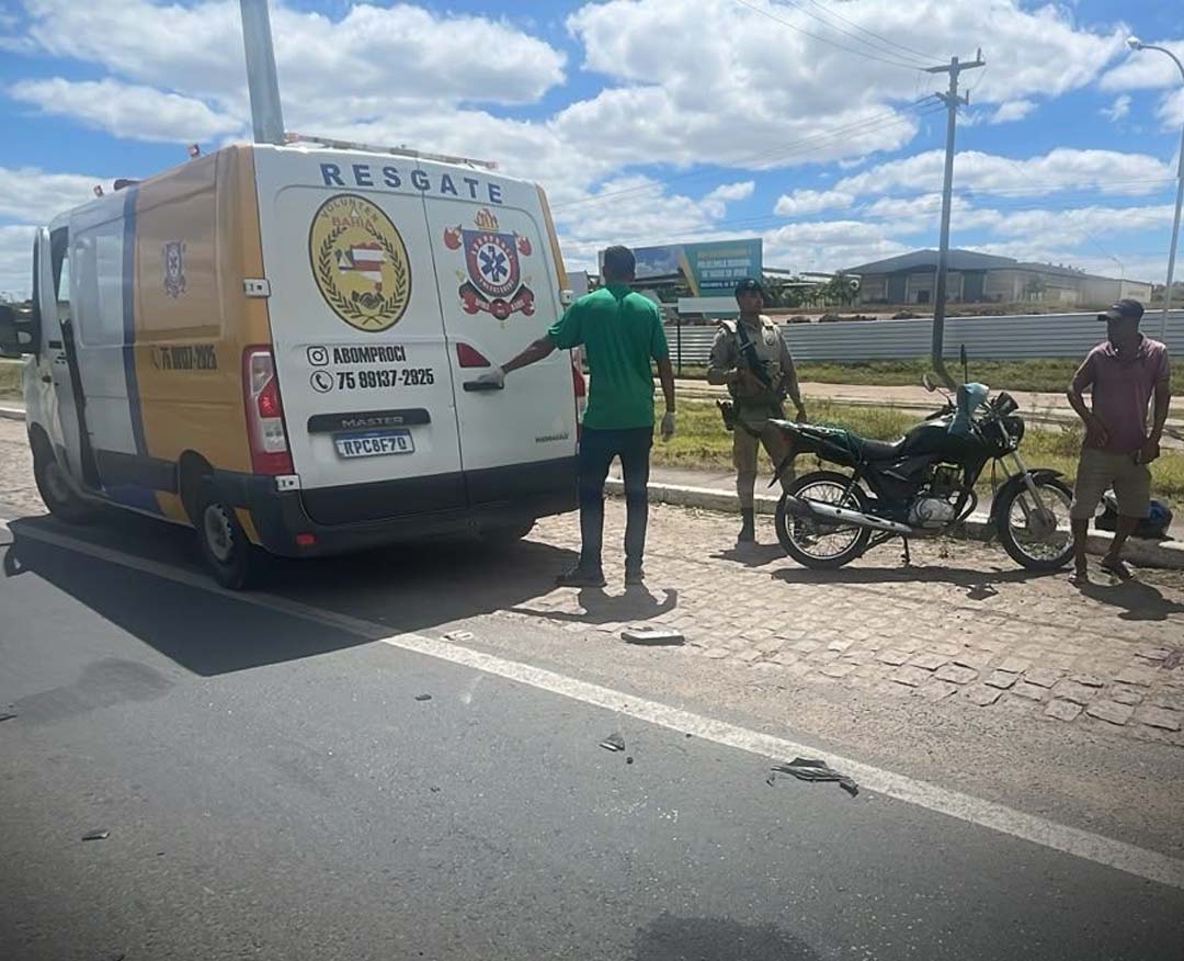 Colisão entre duas motos deixa homem gravemente ferido na BA-052, em Ipirá