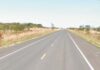 BR-242 é liberada após interdição para retirada de carreta em Rafael Jambeiro BR-242 é liberada após interdição para retirada de carreta em Rafael Jambeiro