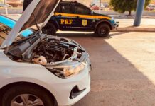 PRF e PM apreendem veículo clonado na BR-242 PRF e PM apreendem veículo clonado na BR-242