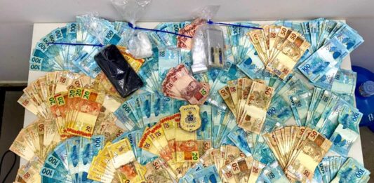 Operação contra o tráfico apreende mais de R$ 25 mil em dinheiro em Iaçu Operação contra o tráfico apreende mais de R$ 25 mil em dinheiro em Iaçu