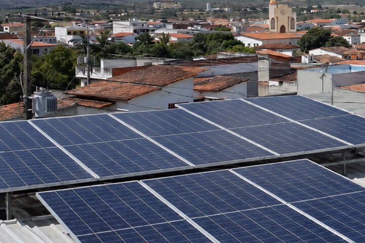 Lula assina decreto do mercado livre de energia; comércio de Itaberaba poderá escolher fornecedor em 2027