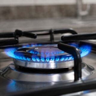 Gás de cozinha pode ficar até R$ 10 mais caro na Bahia Gás de cozinha pode ficar até R$ 10 mais caro na Bahia a partir de setembro