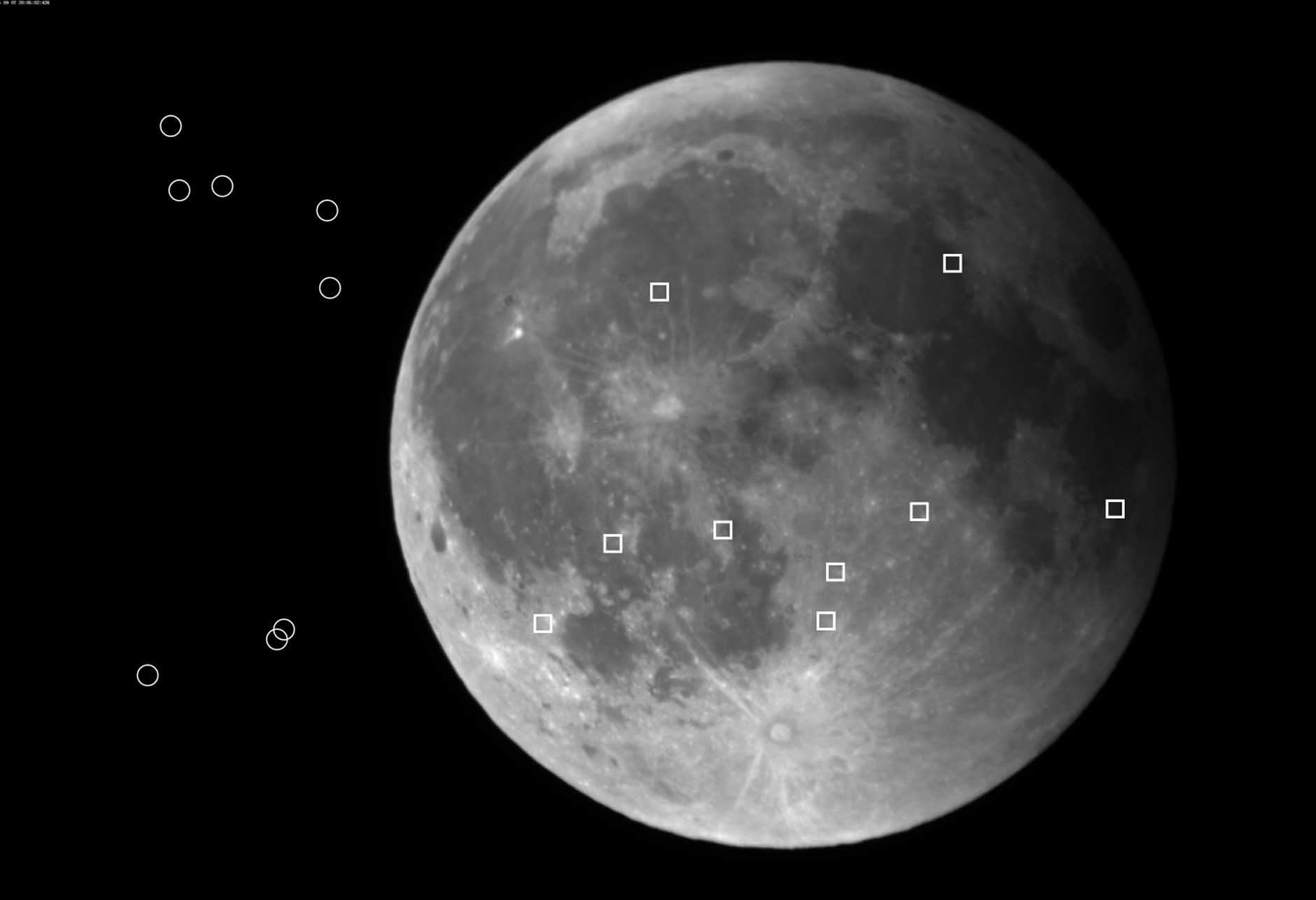 Lua com os objetos marcados