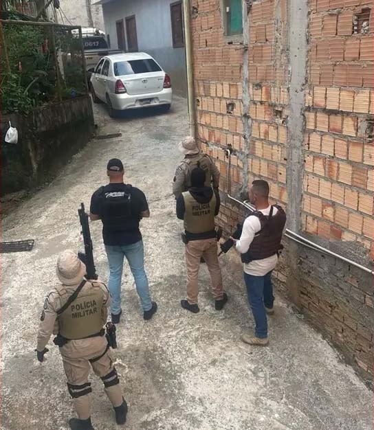 Operação prende 13 suspeitos de integrar facção que atuava com tráfico
