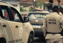 Homem é preso suspeito de tentar matar companheira a facadas Homem é preso suspeito de tentar matar companheira a facadas