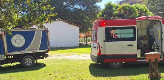 Criança de 5 anos morre após se afogar em piscina de chácara Criança de 5 anos morre após se afogar em piscina de chácara