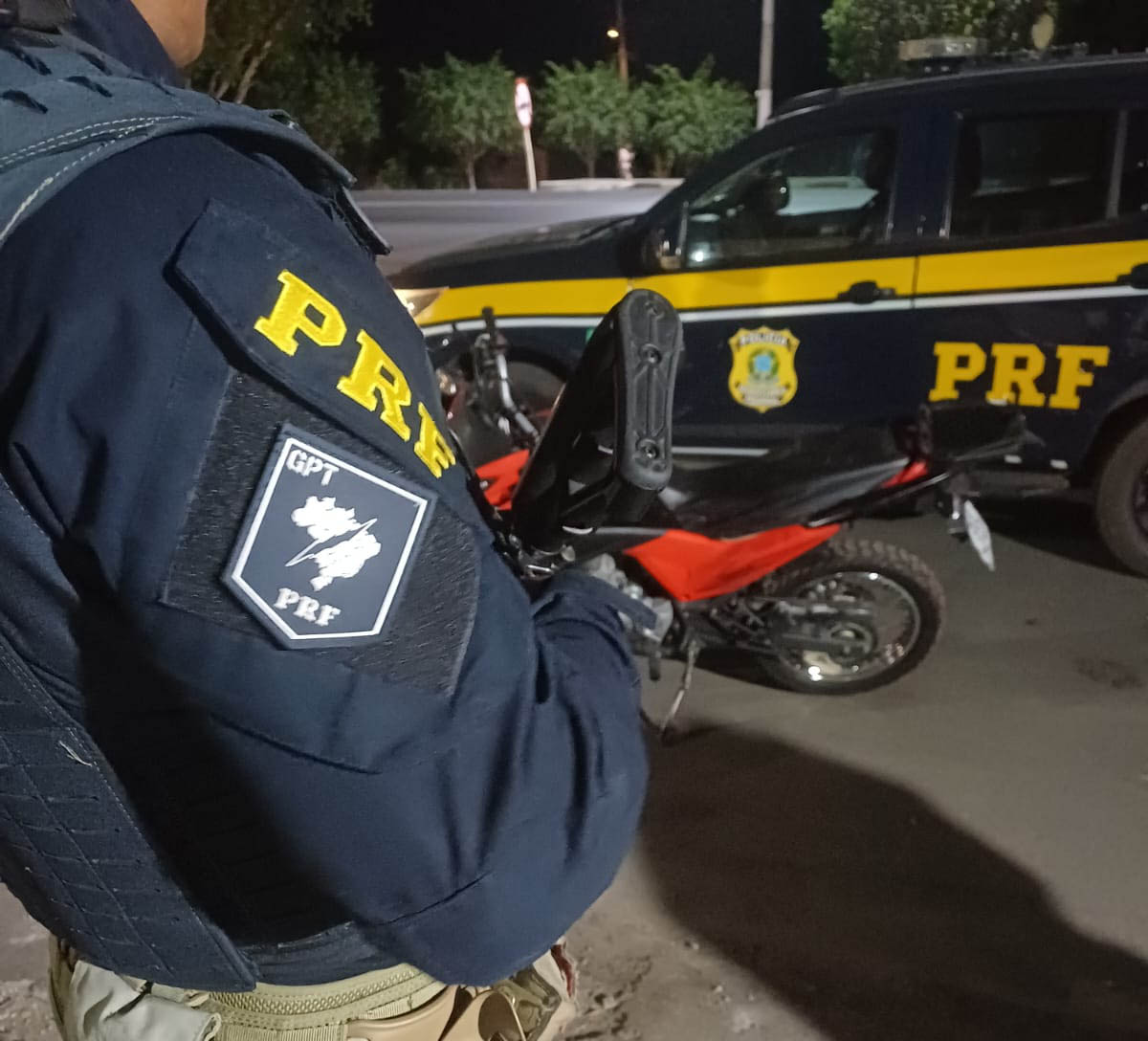 PRF recupera três veículos com registros de roubo e furto na BR-242