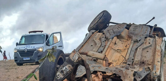 Empresário morre após Jeep capotar na BA-233, entre Ipirá e Itaberaba