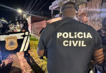 Homem é esfaqueado e morre após sofrer acidente enquanto se deslocava para hospital Homem é esfaqueado e morre após sofrer acidente enquanto se deslocava para hospital