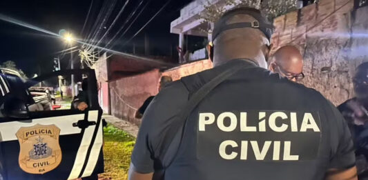 Homem é esfaqueado e morre após sofrer acidente enquanto se deslocava para hospital Homem é esfaqueado e morre após sofrer acidente enquanto se deslocava para hospital